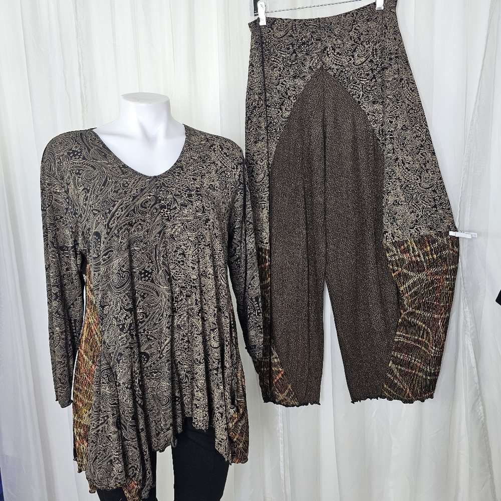 Bohemian wide-leg harem trousers and long sleeve drapey top set - paisley floral